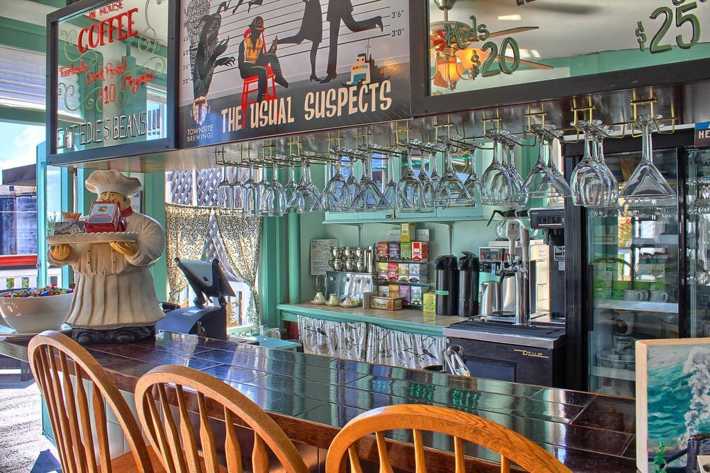 The Old Courthouse Inn Powell River Esterno foto